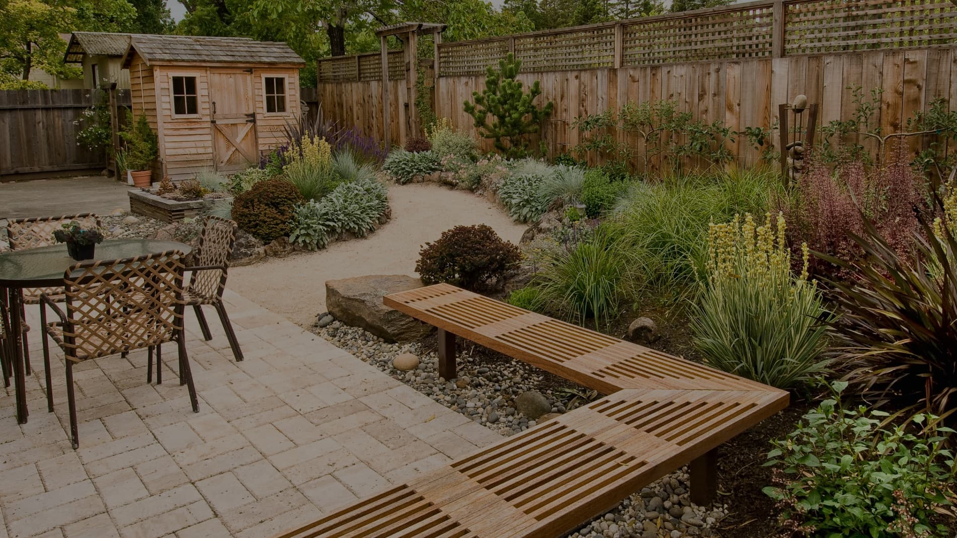 Beautifully maintained lawn and outdoor space